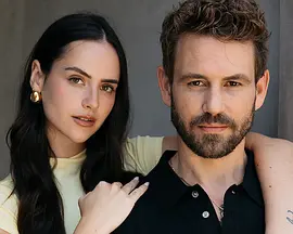 真愛齡距離封麵